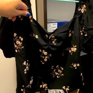 Unworn Abercrombie puff sleeve crop top